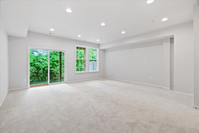 Foto del edificio - 309 Spring Bank Way