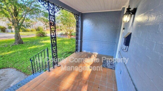Building Photo - 4748 Kerle St