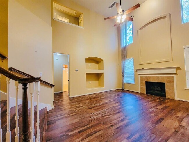 Building Photo - 18 Jardine Ct