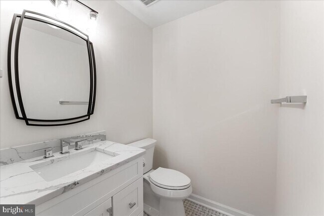 Foto del edificio - 317 N Olive St