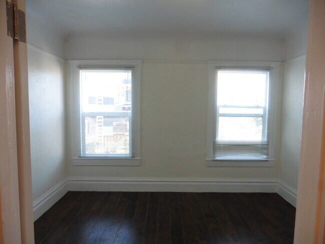 Living Room - 862 Lombard St