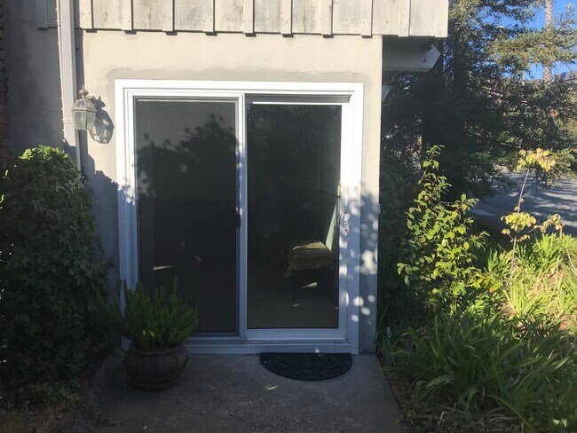 Entrance - 1001 31st Ave