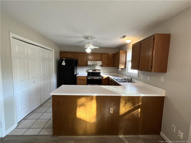 Building Photo - 6801 Pin Oak Ln