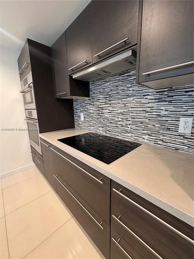 Foto del edificio - 7875 NW 107th Ave