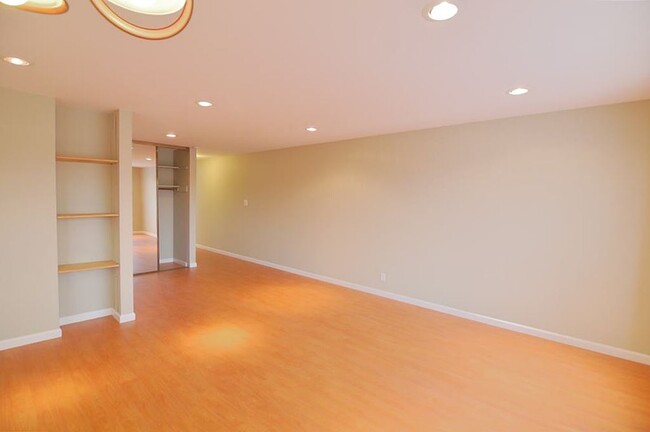 Building Photo - 226 88th St