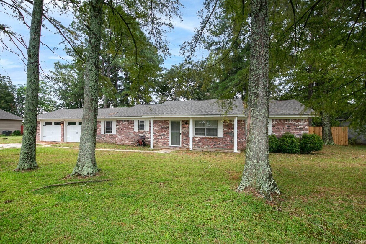 Primary Photo - 29 Pond St
