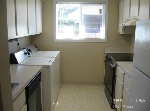 Foto del edificio - 3251 SE Risley Ave