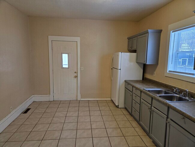 Foto del edificio - 2210 N Penn Ave