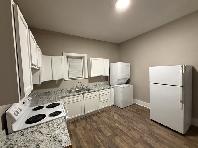 Building Photo - 741 E Trigg Ave