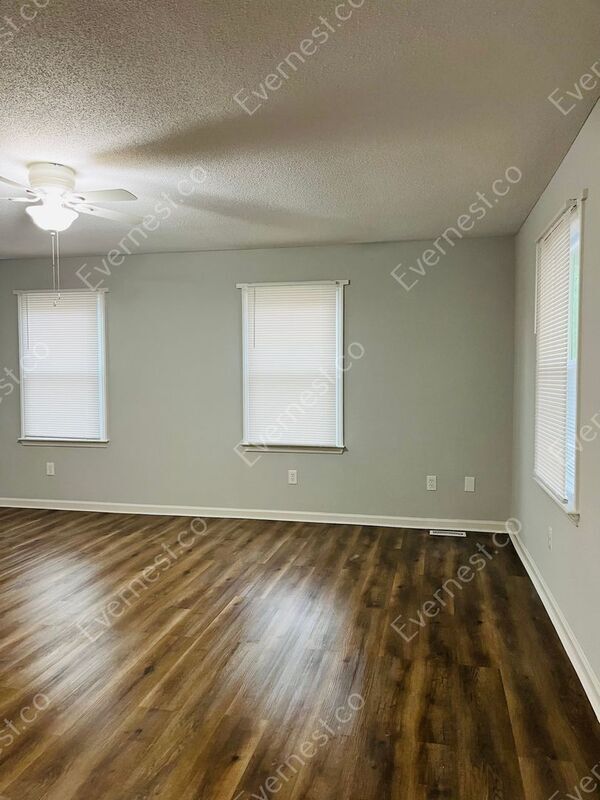 Foto del edificio - 442 Spring St SW