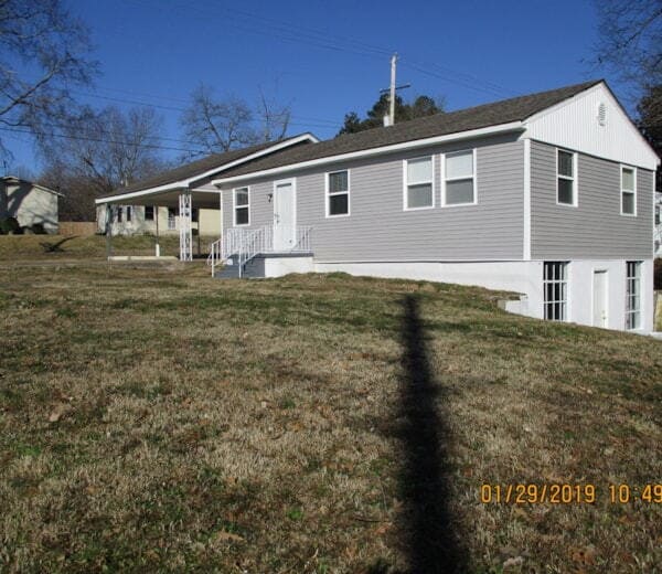 Building Photo - "Charming 3-Bedroom Home with 2 Full Baths...