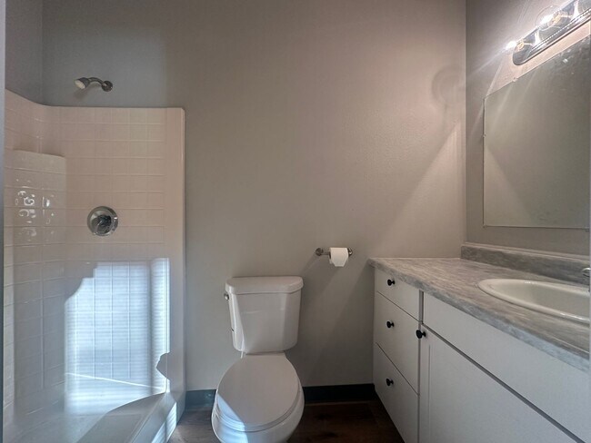 Foto del edificio - Fully remodeled studio apartment - Caldwell