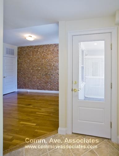 Building Photo - 55 Ashford St