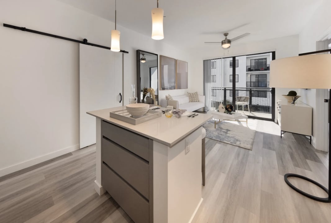 Foto principal - 66 NE 6th Ave