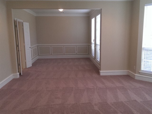Building Photo - 1409 Parkwood Drive
