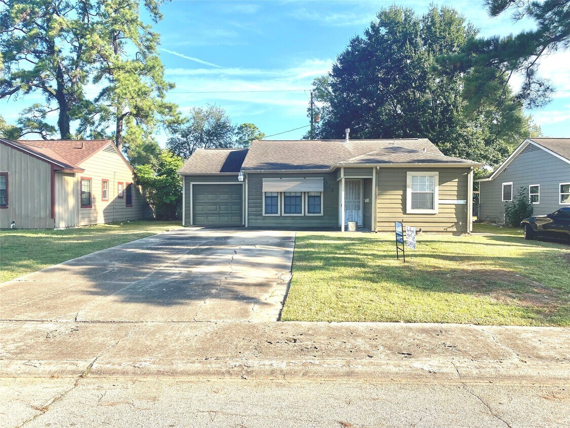 Foto principal - 3619 Lazywood Ln