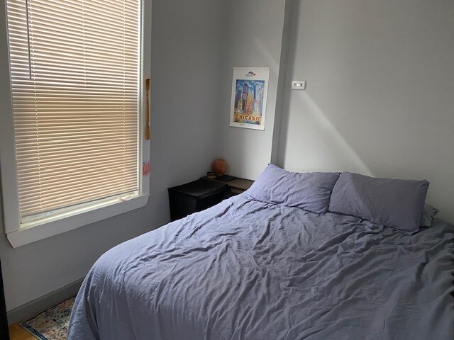 Building Photo - 1946 W Belmont Ave