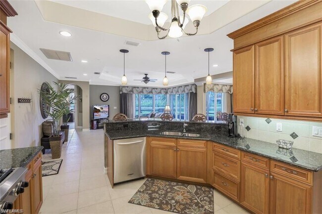 Building Photo - 10821 Vivaldi Ct