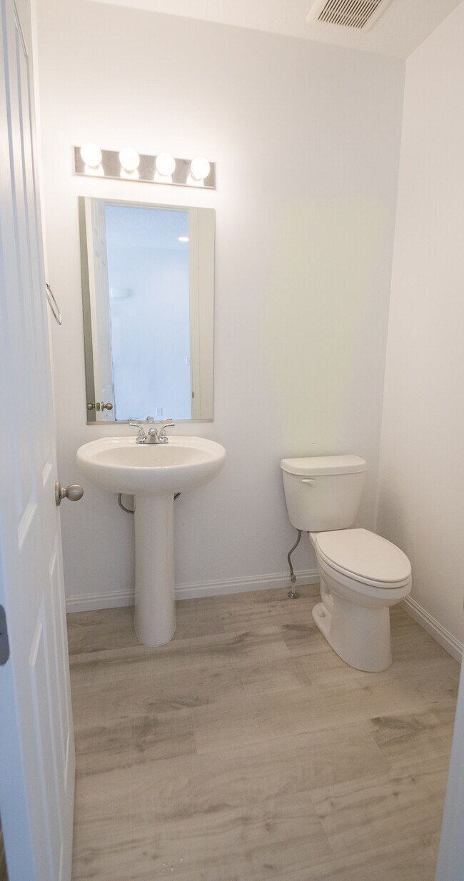 Foto del edificio - 1975 W 950 N