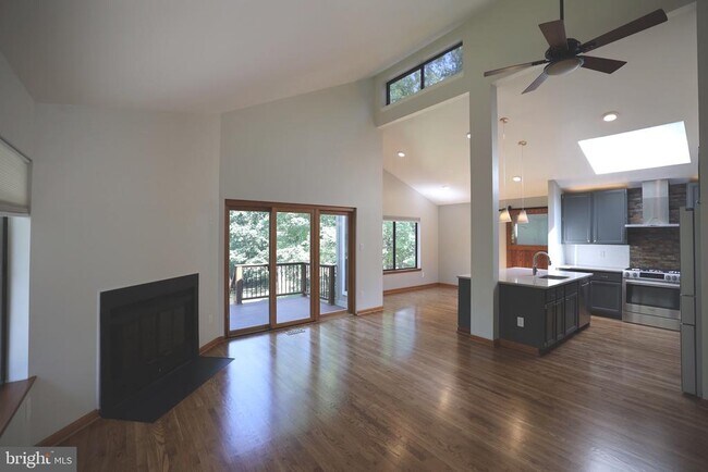 Building Photo - 39368 Longhill Ln
