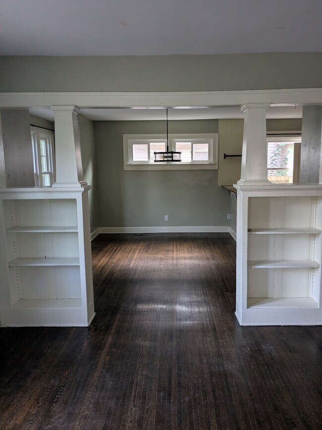 Foto del edificio - 607 E 39th St
