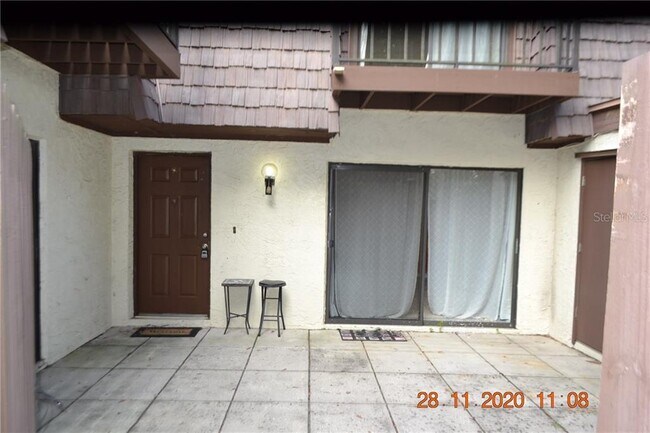 Building Photo - 15206 W Pond Woods Dr
