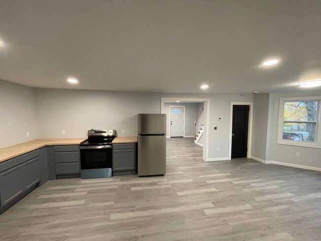 Building Photo - 25 High St