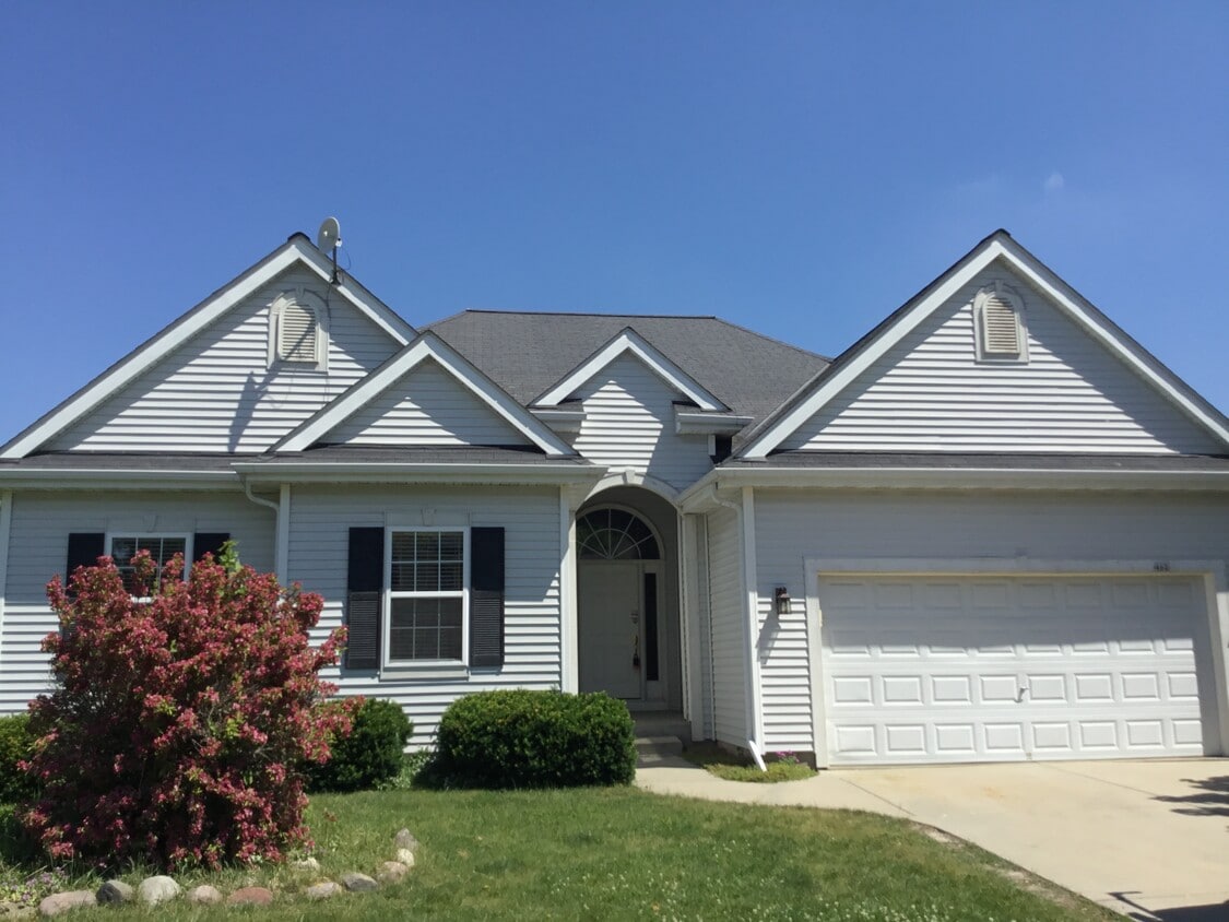 462 Violet Avenue House Rental in Hartford, WI