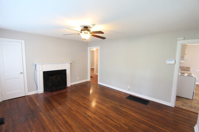 Foto del edificio - New On The Market! 3 Bedroom 1 Bath