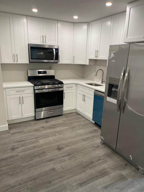 Building Photo - 3971 Rowena Dr
