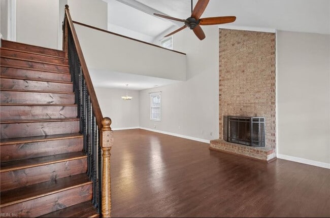 Building Photo - 5677 Rushmere Dr
