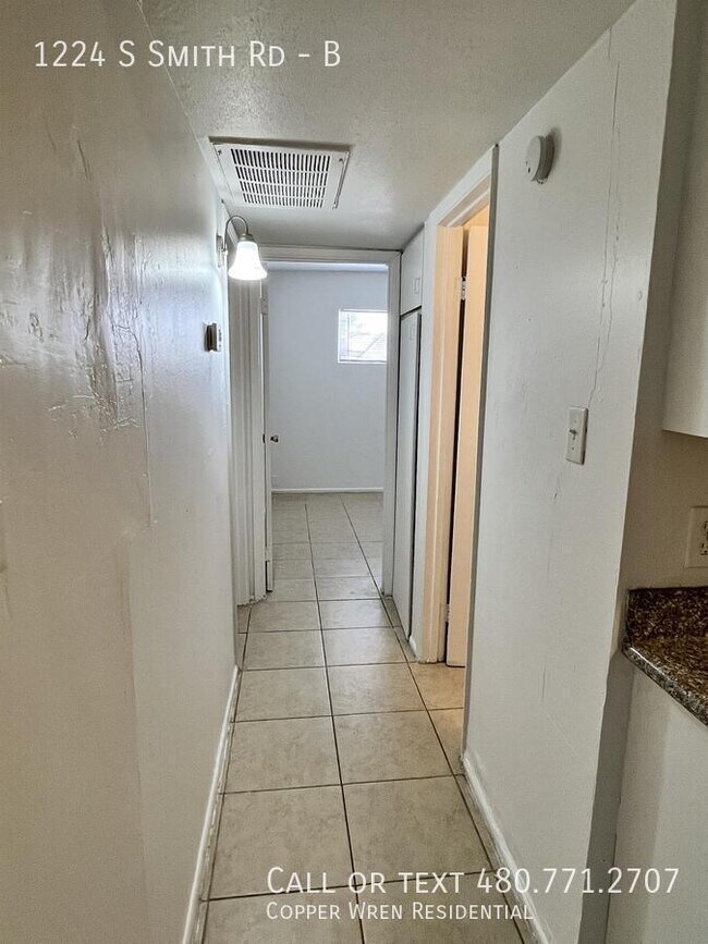 Foto del edificio - 1224 S Smith Rd