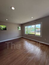 Building Photo - 14732 Woodmont Ave