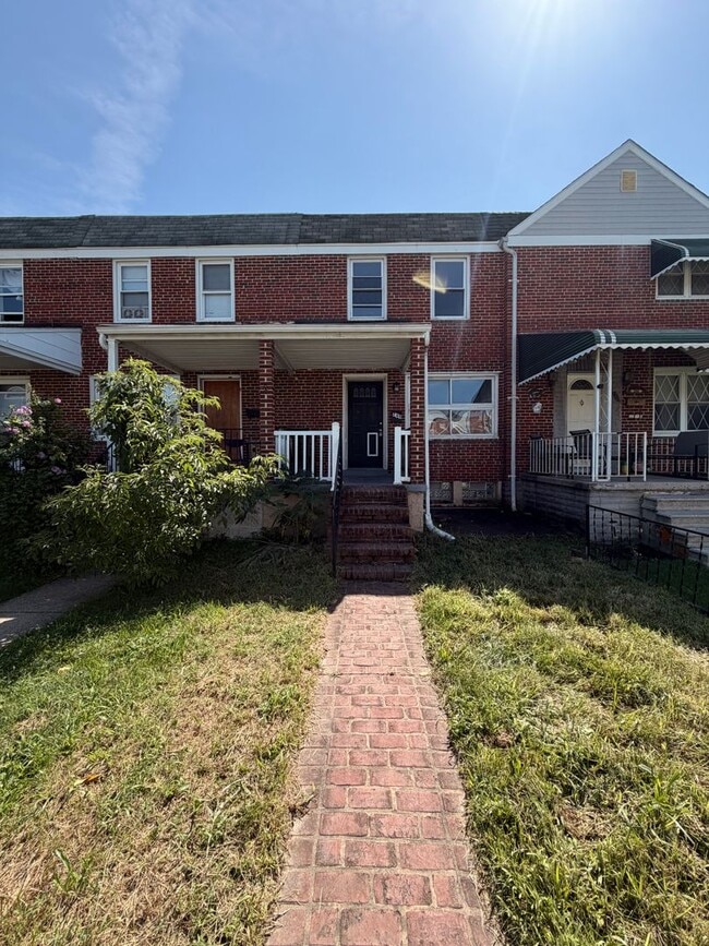 Building Photo - 749 Aldworth Rd