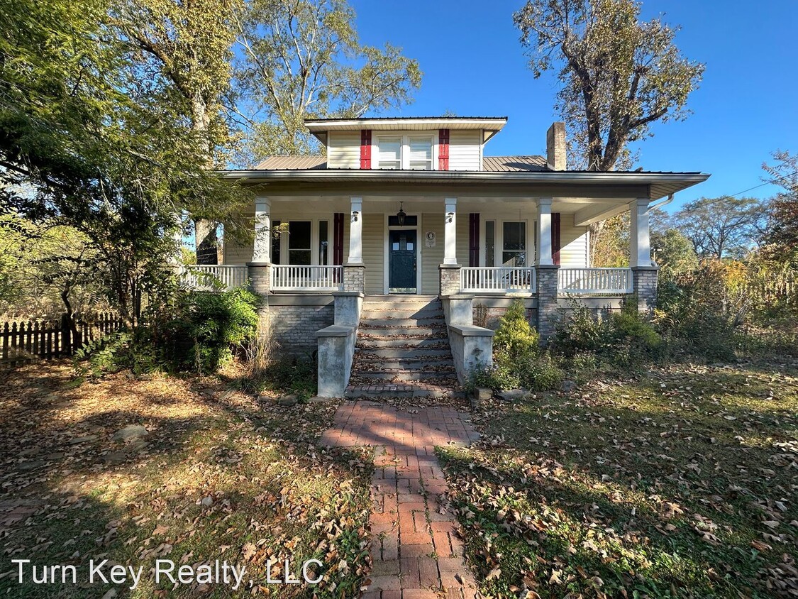 Primary Photo - 4 br, 2.5 bath House - 734 Lucas Street