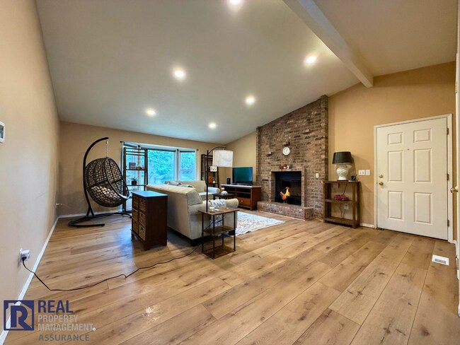 Building Photo - 10685 SW 77th Ave