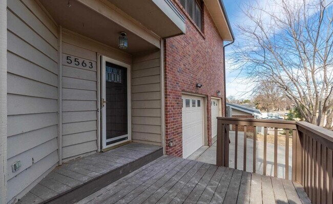 Foto del edificio - 5563 Canterbury Ln