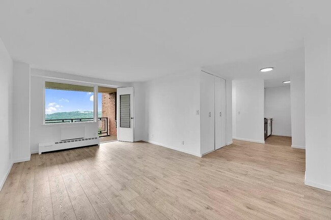 Photo - 5800 Arlington Ave Apartment