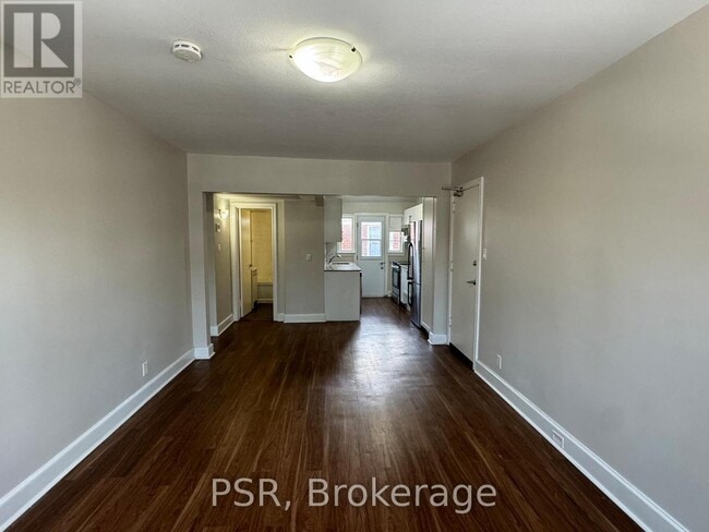 Photo du bâtiment - 1351 Bayview Ave