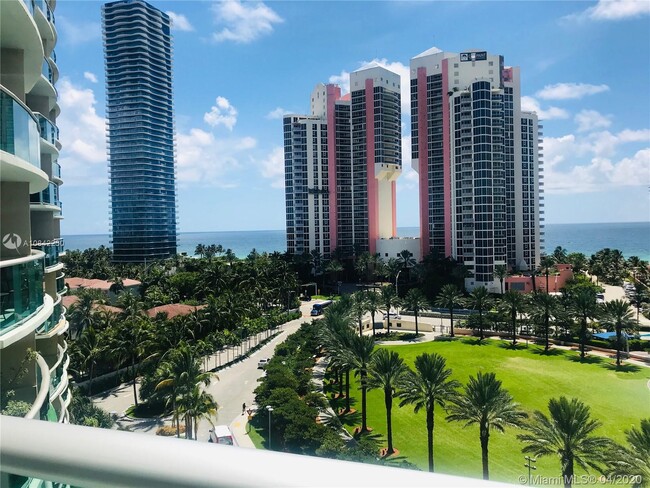 Foto del edificio - 19370 Collins Ave