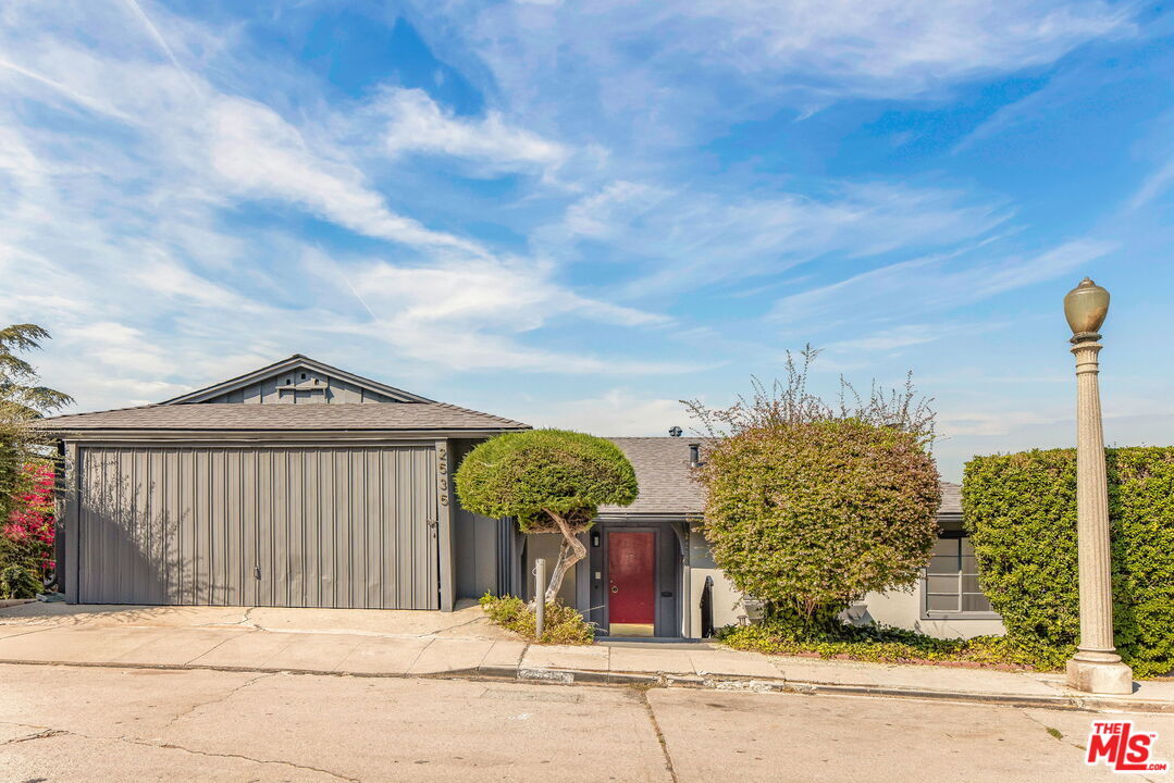 Foto principal - 2535 Ivanhoe Dr