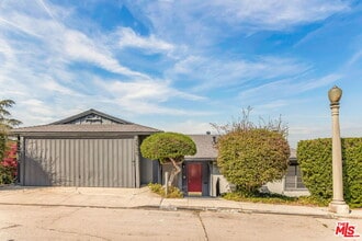 Building Photo - 2535 Ivanhoe Dr