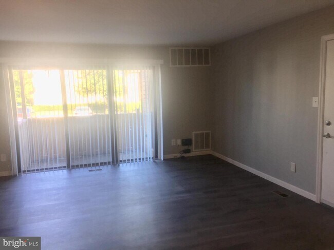 Building Photo - 1609 Woodhollow Dr