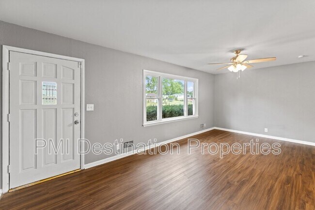 Building Photo - 5221 Elm Pl