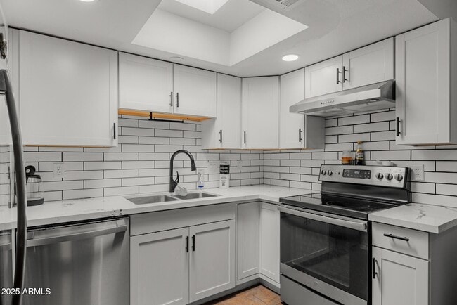 Photo - 6008 W Augusta Ave Townhome