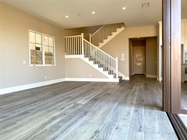 Building Photo - 125 Statura