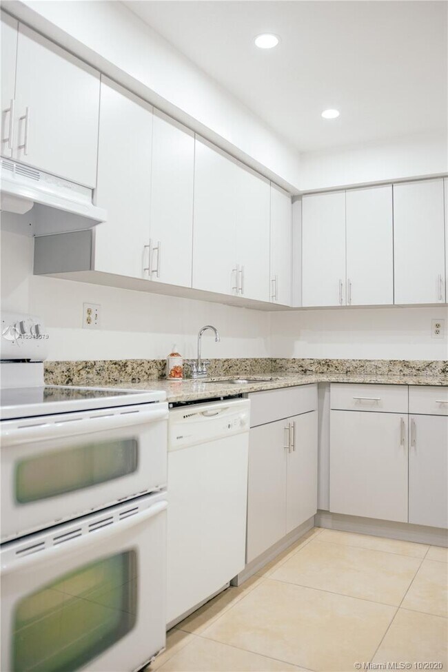 Building Photo - 8415 SW 107th Ave