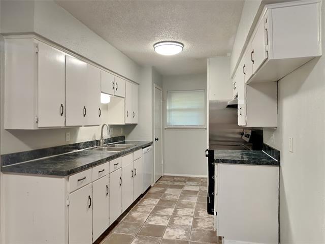 Building Photo - 623 Lazy River Dr