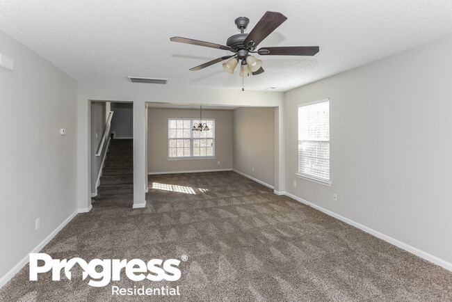 Foto del edificio - 6370 Day Lilly Ln
