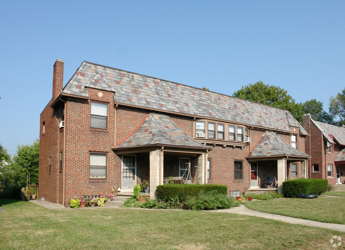 Primary Photo - 1691-1697 Wyandotte Rd
